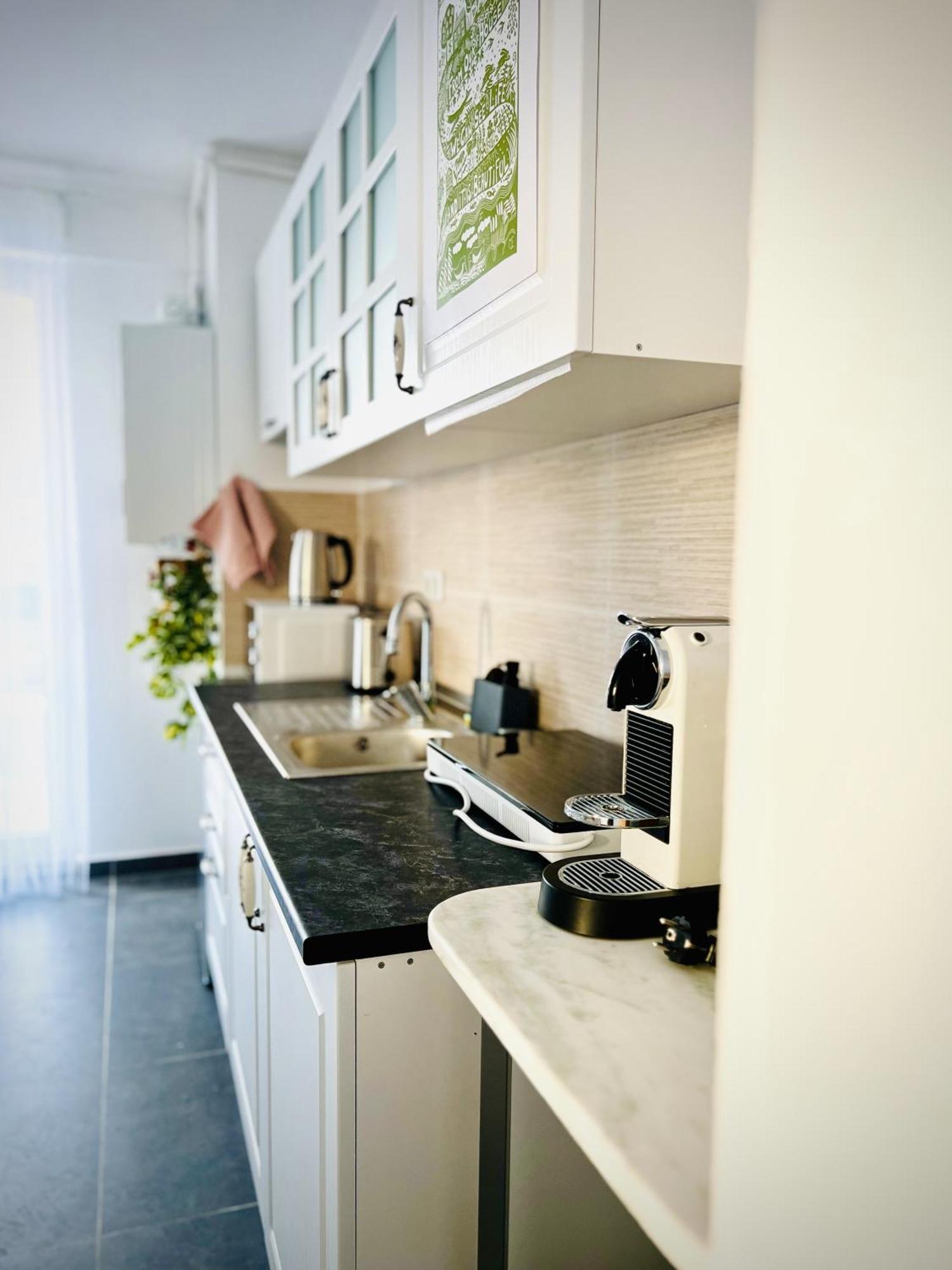 Airport Gardens Loft Appartement Otopeni Buitenkant foto